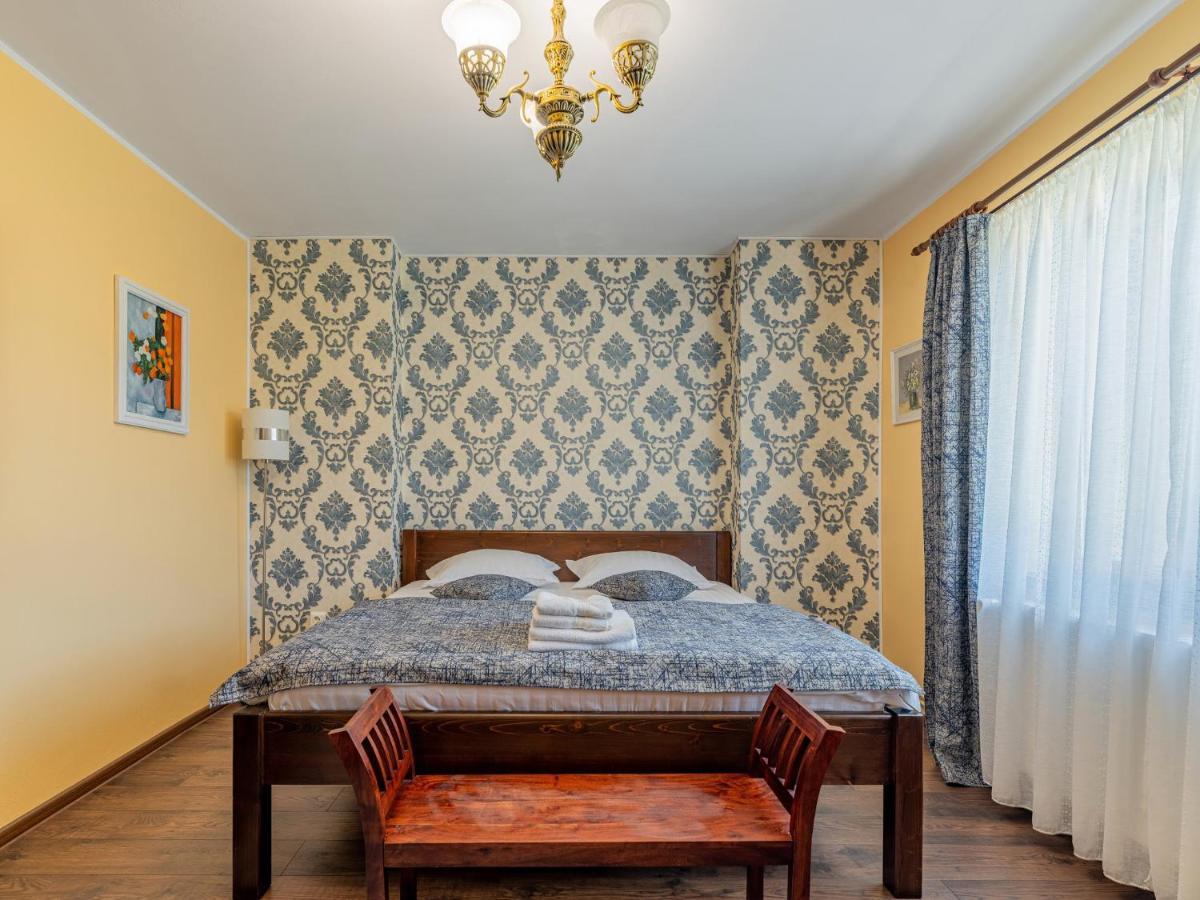Casa Saraste Hotel Rîşnov Exterior foto